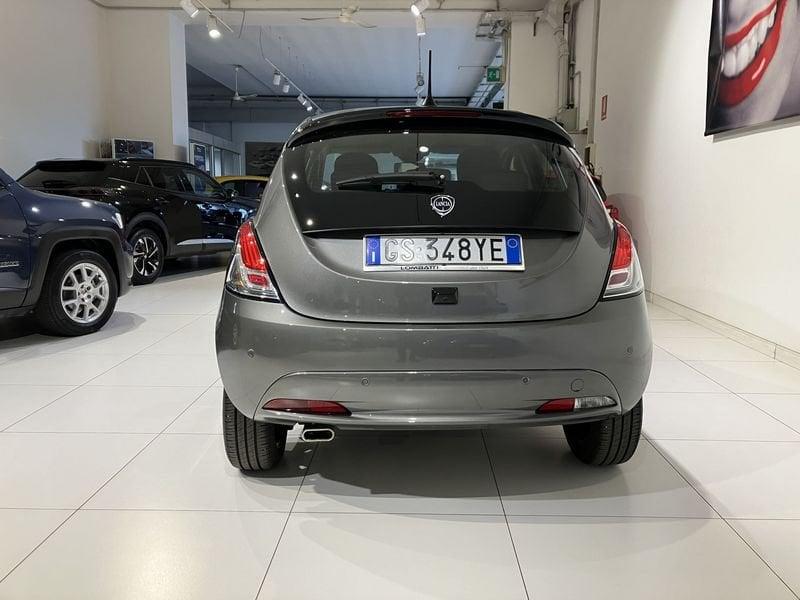 Lancia Ypsilon 1.0 FireFly 5 porte S&S Hybrid Platino