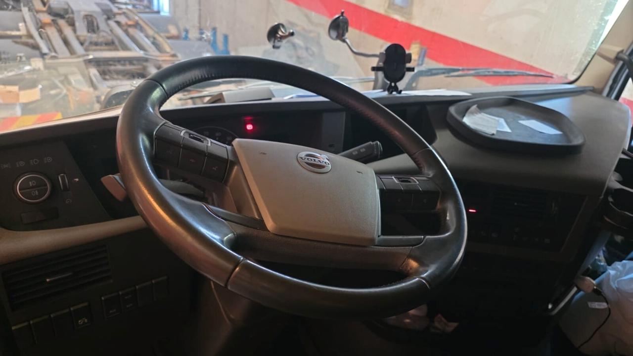 Volvo FH 500 CON IMPIANTO IDRAULICO