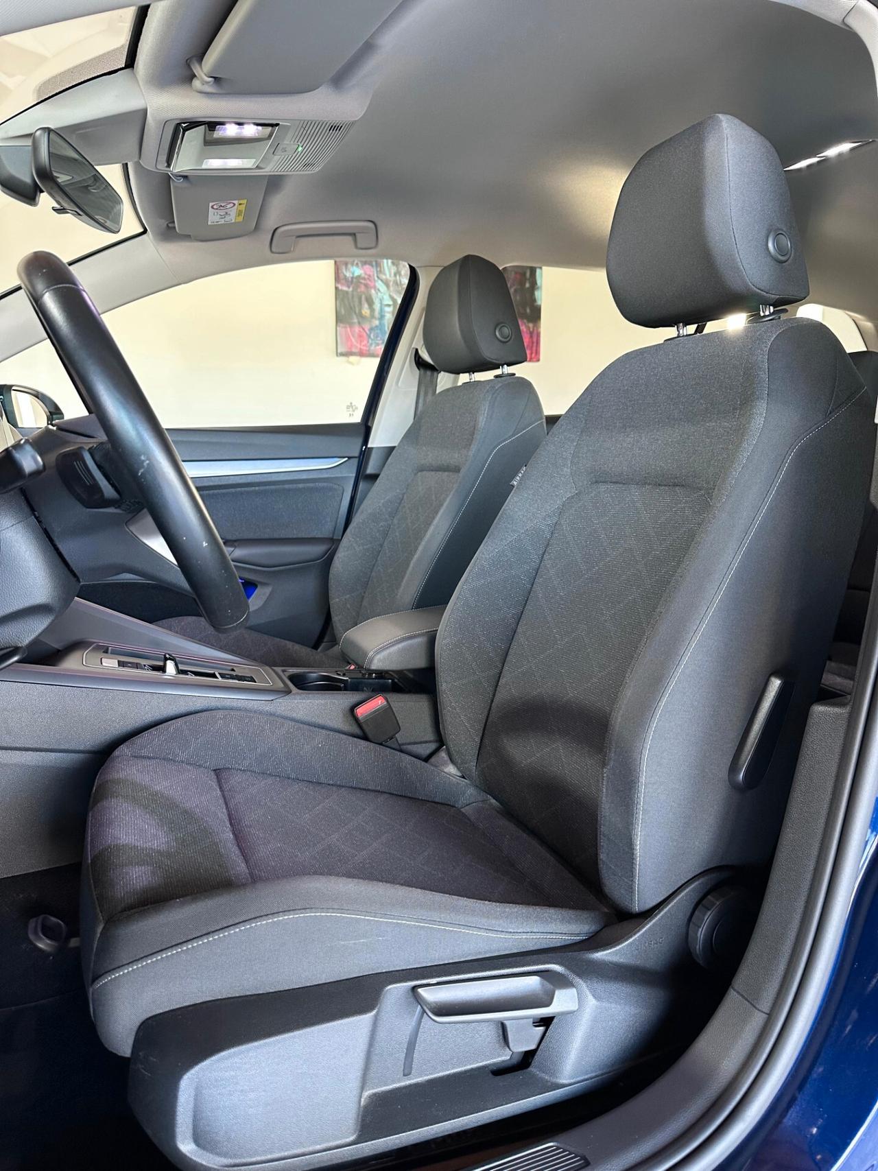 VOLKSWAGEN GOLF VARIANT STATION 2.0 TDI 150 CV DSG SCR LIFE
