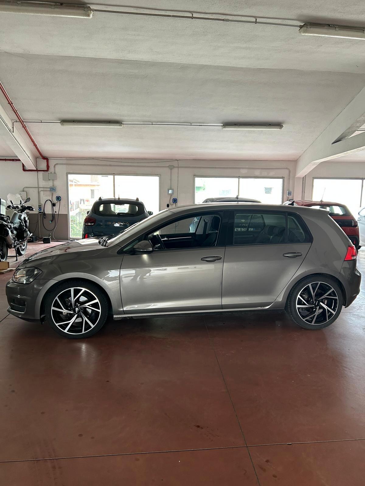 Volkswagen Golf 2.0 TDI 5p. Highline BlueMotion Technology