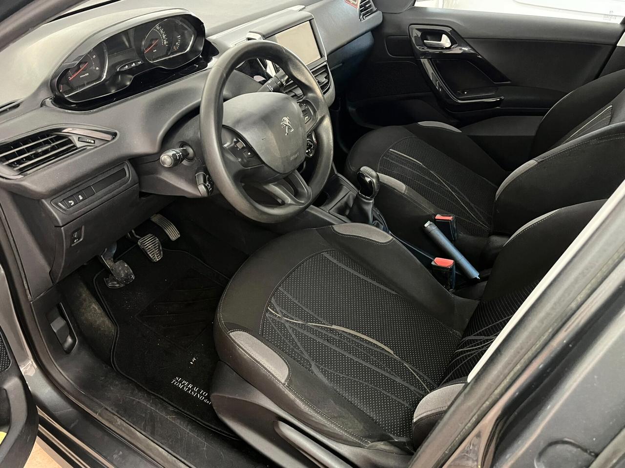 Peugeot 208 1.4 HDi 68 CV 5 porte Allure