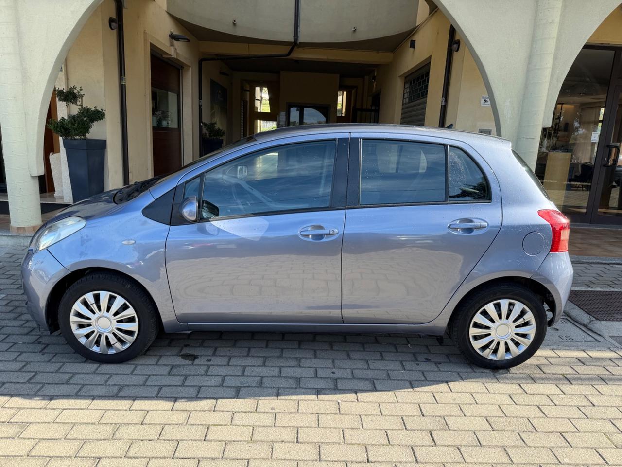 Toyota Yaris 1.0 5 porte