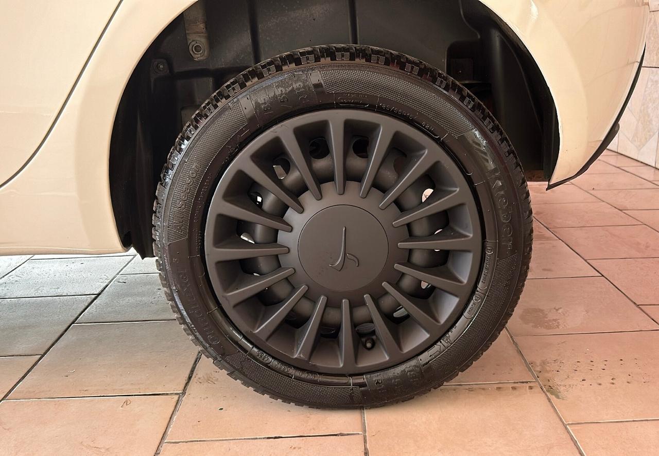 Lancia Ypsilon 0.9 Benz/Met Ecochic Silver 2013