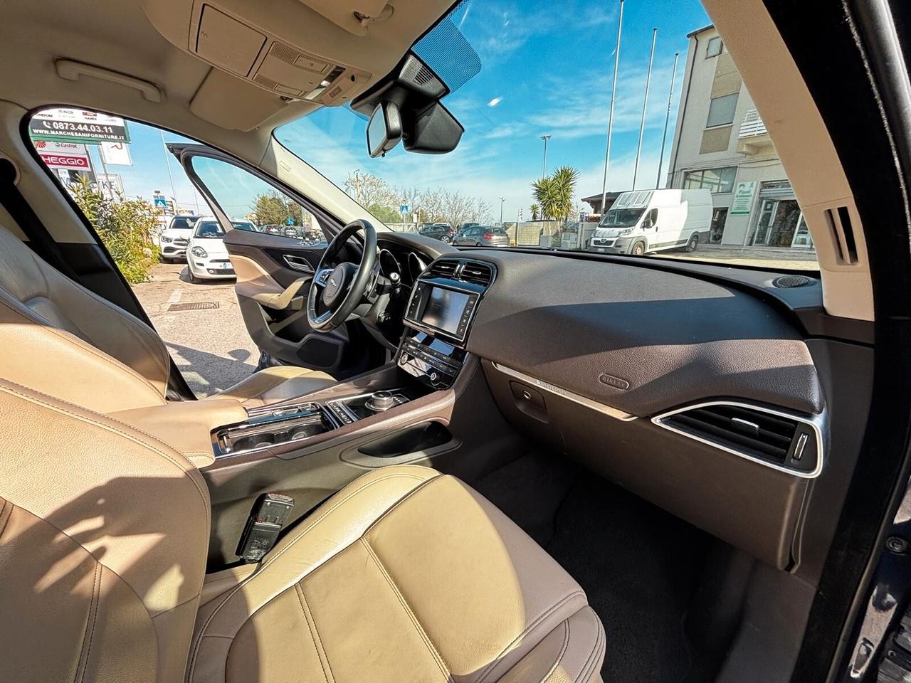 Jaguar F-Pace 2.0 D 180 CV AWD Prestige