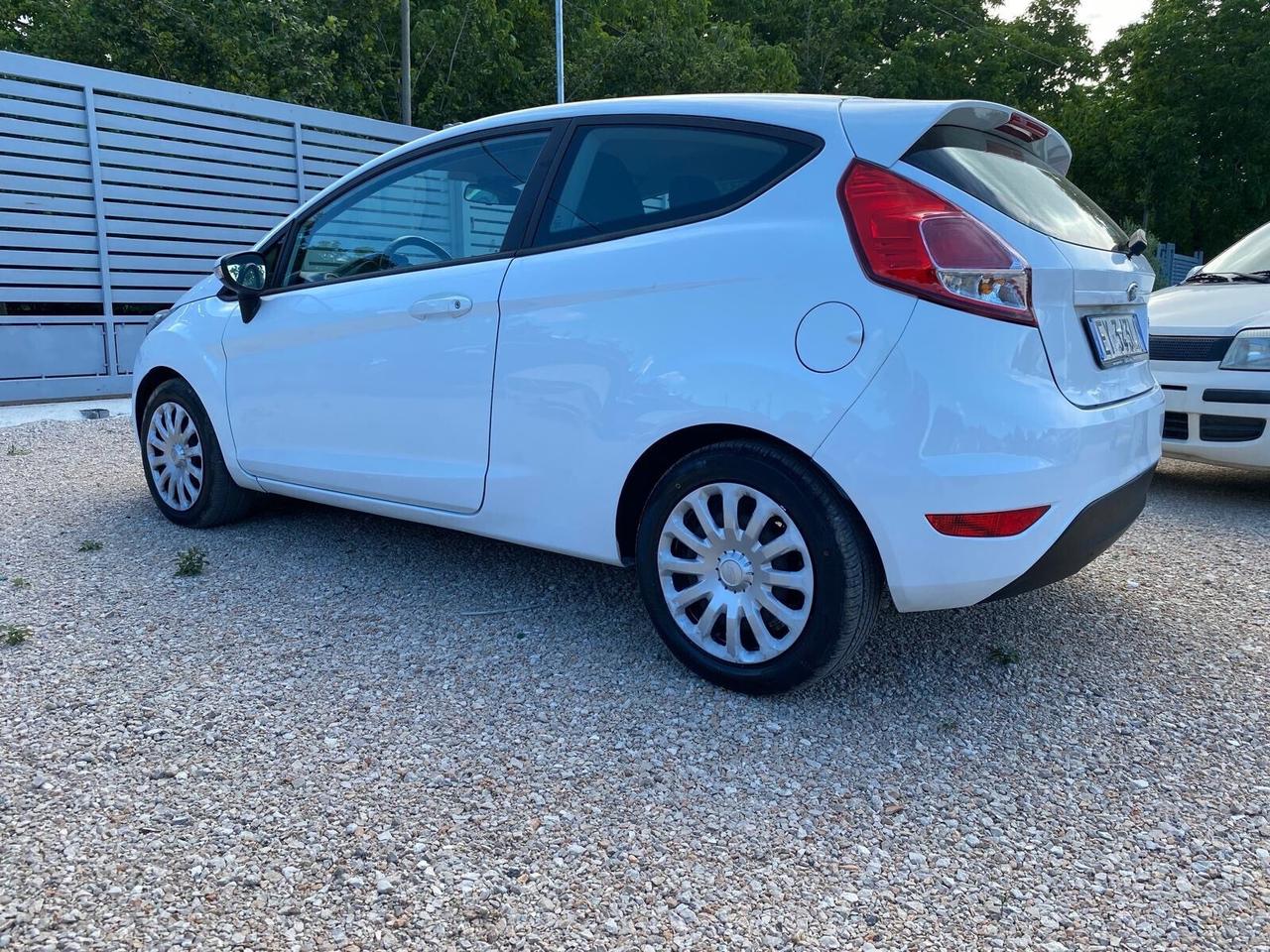 Ford Fiesta 1.5 TDCi 75CV 3 porte Black & White Edition