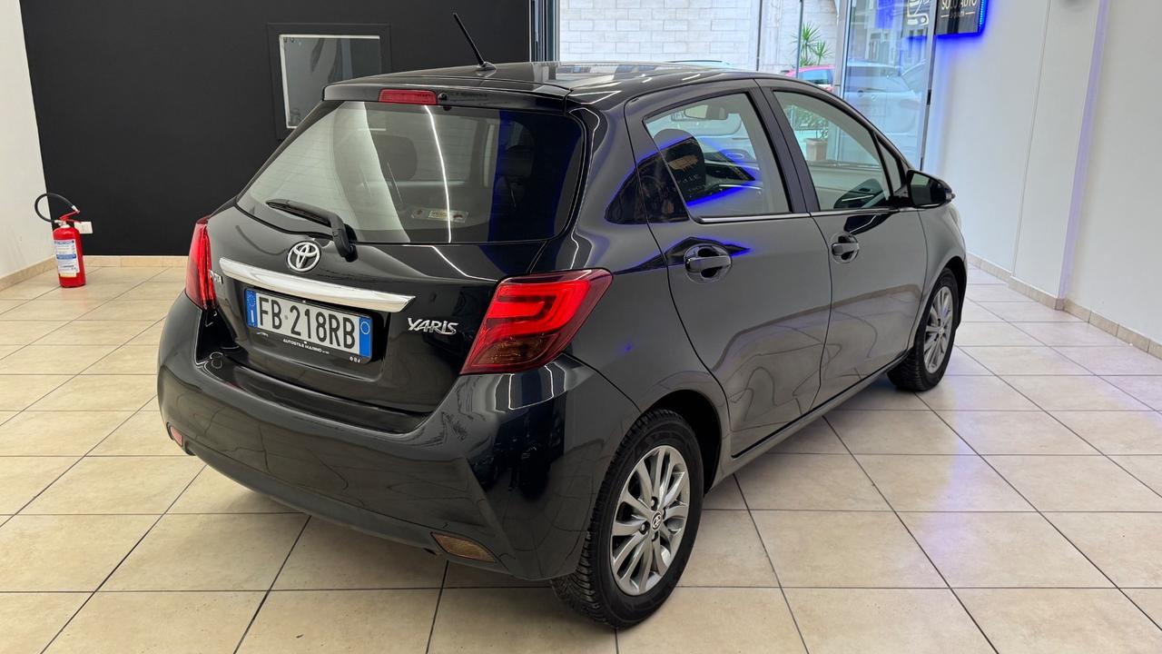 Toyota Yaris 1.4 D-4D 5 porte Lounge-2016