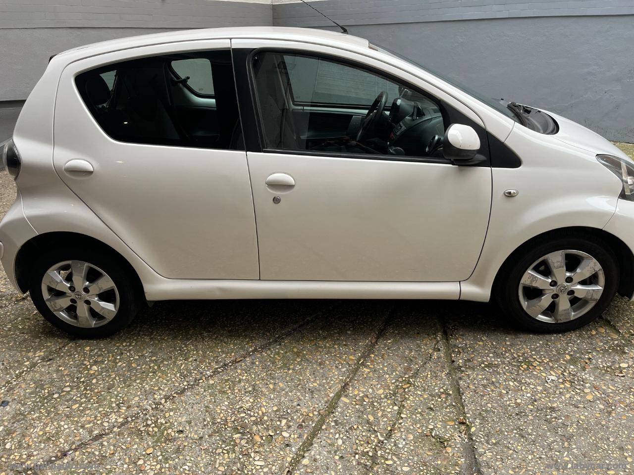 TOYOTA Aygo 1.0 12V VVT-i 5p. Cool Soda Conn.