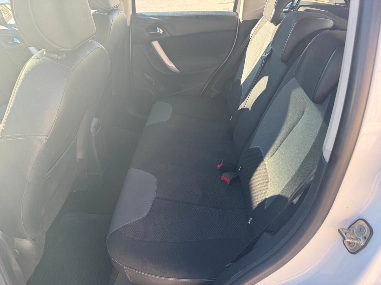 77000KM Citroen C3 1.1 BENZ 2012 TETTO