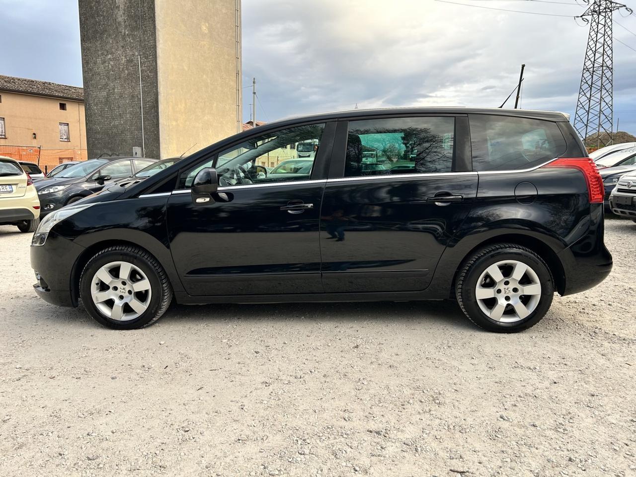PEUGEOT 5008 1.6HDI 7 POSTI UNICO TOP
