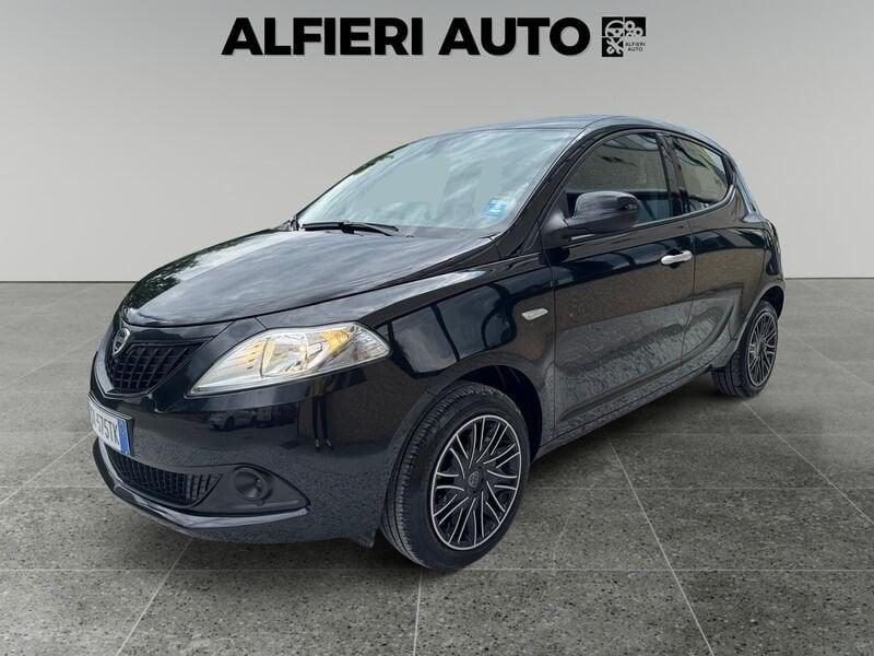 Lancia Ypsilon 1.0 FireFly Hybrid 70cv MT6 Silver S&S - 5 posti
