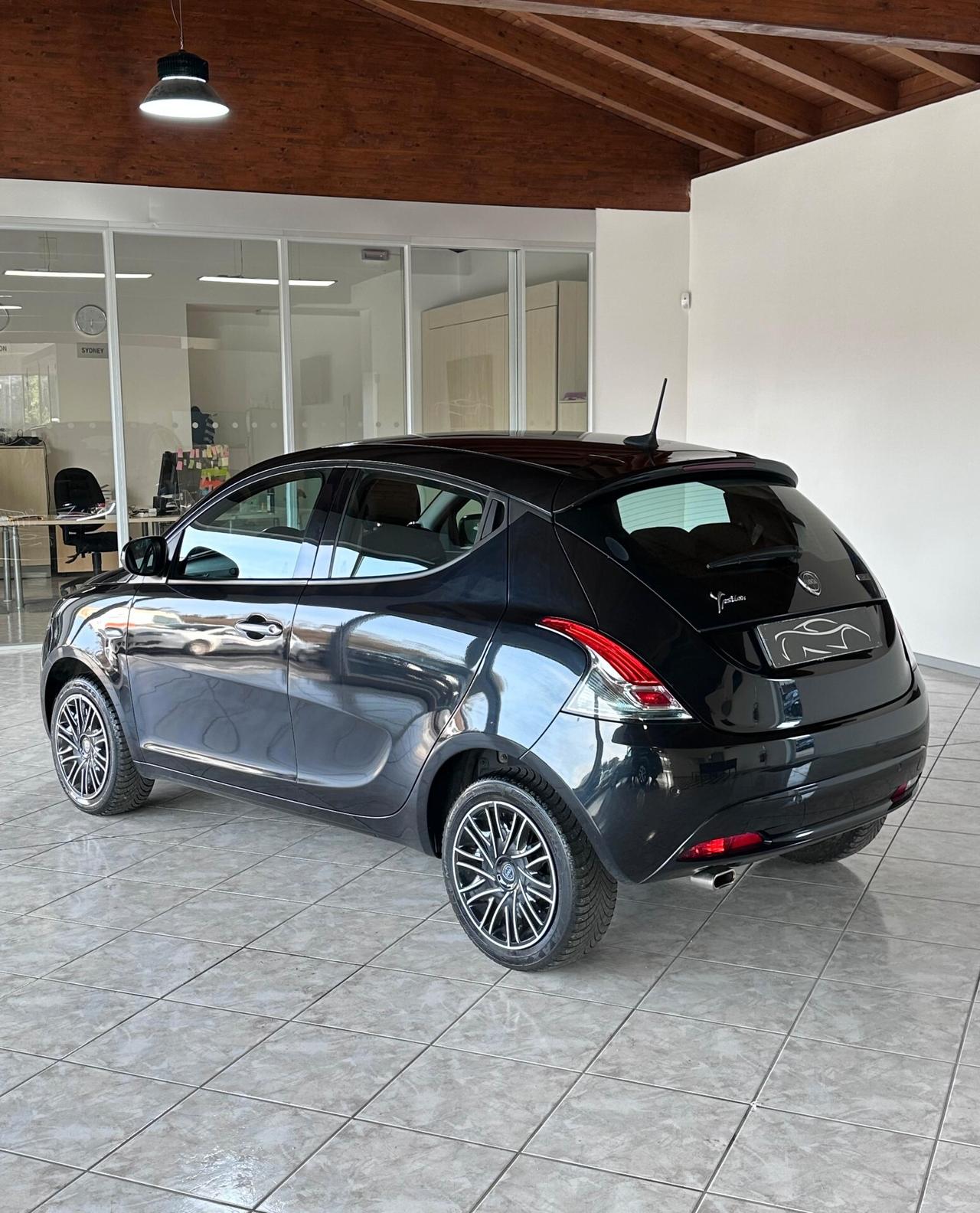 Lancia Ypsilon 1.0 FireFly 5 porte S&S Hybrid Ecochic Gold