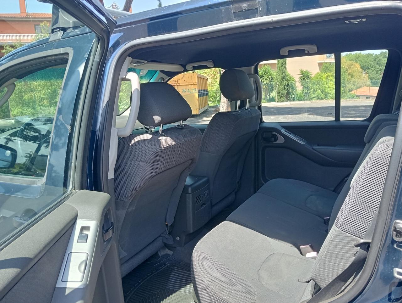 Nissan Pathfinder 2.5 dCi SE