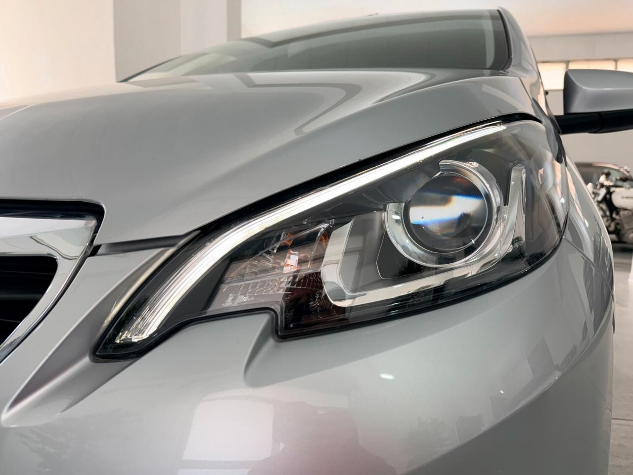 Peugeot 108 VTi 72cv Aziendale 5 porte Allure