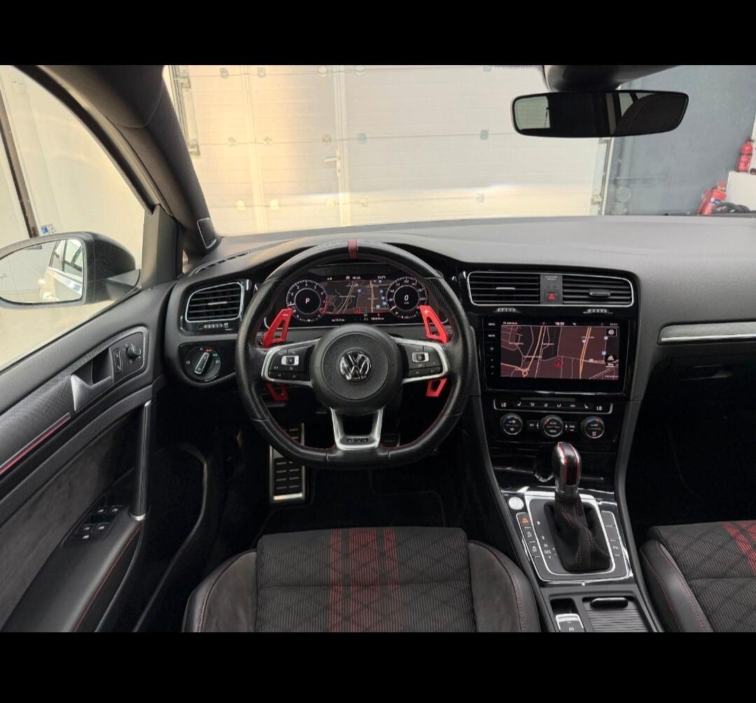 Volkswagen Golf GTI 2.0 TSI TCR DSG