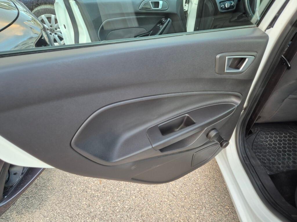Ford Fiesta 1.5 TDCi 75CV 5 porte Titanium