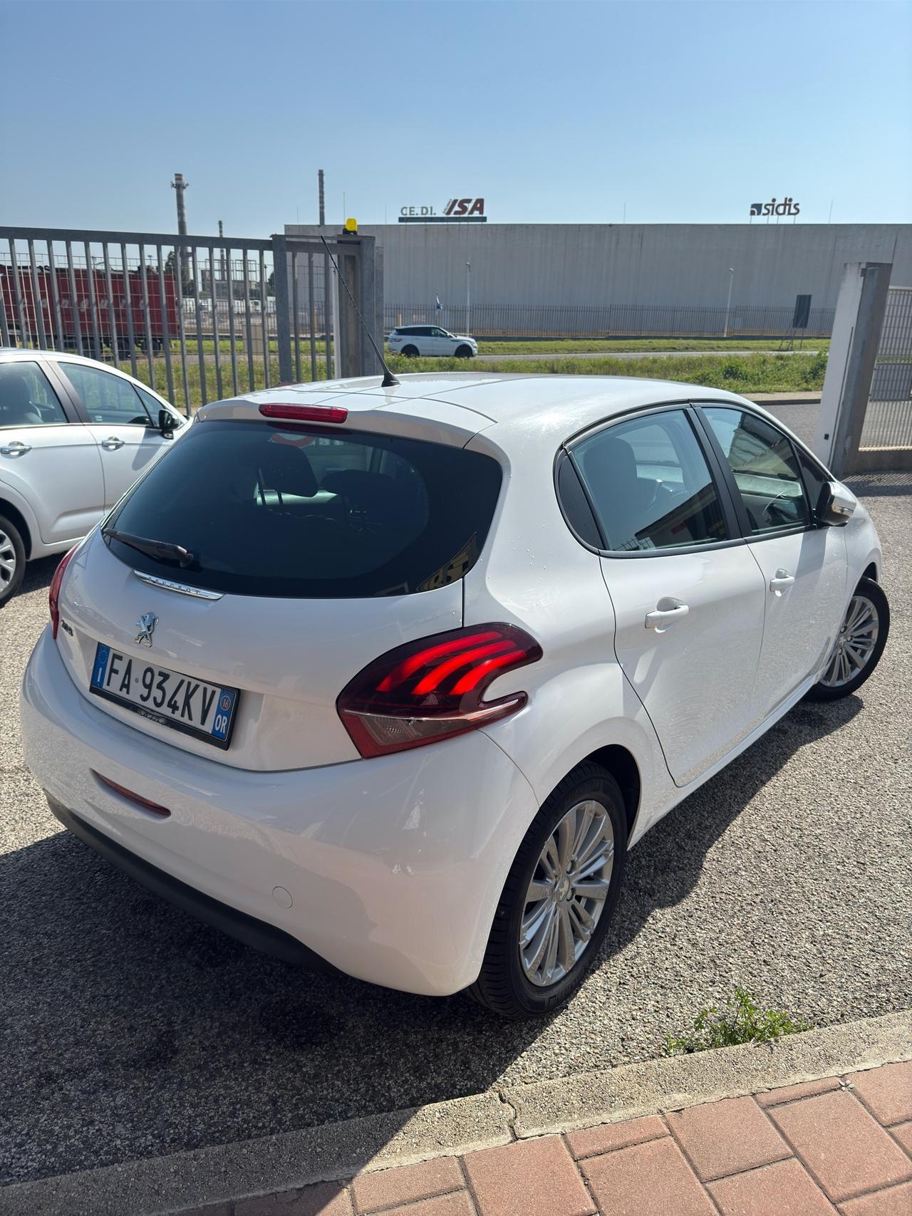 PEUGEOT 208 1.2 ALLURE my16" 79000KM UNIPROP.