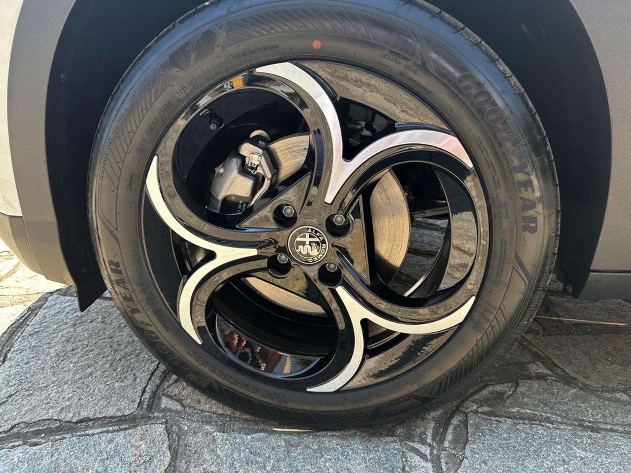 Alfa Romeo Junior 1.2 136 CV Hybrid eDCT6 SPECIALE