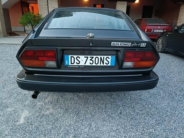 Alfa Romeo Alfetta 2.5 V6 Busso