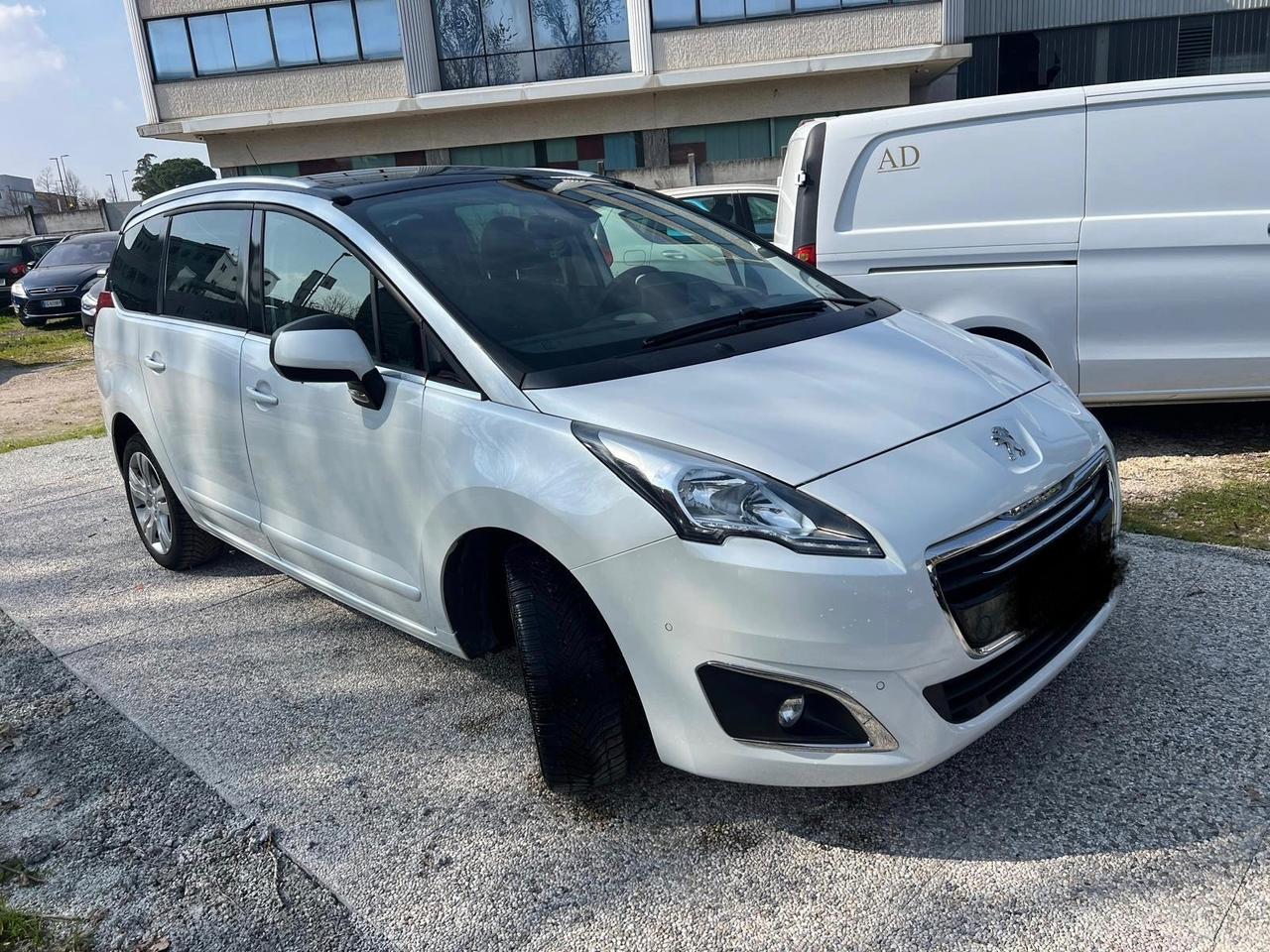 Peugeot 5008 BlueHDi 120 S&S Allure