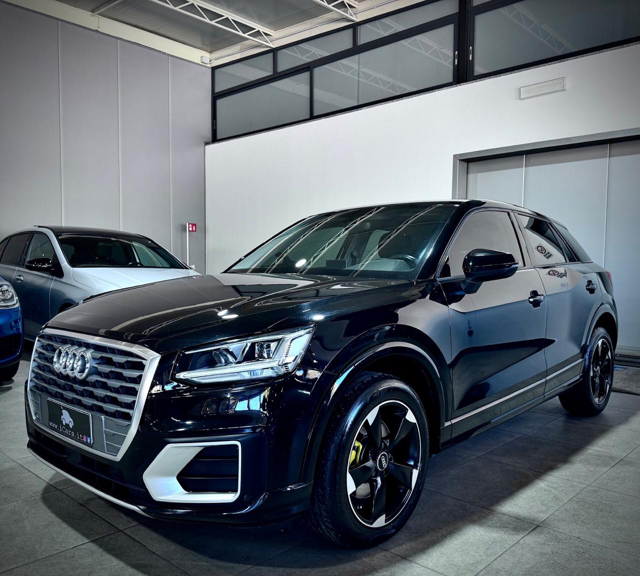 Audi Q2 1.6 TDI 116CV Identity Black