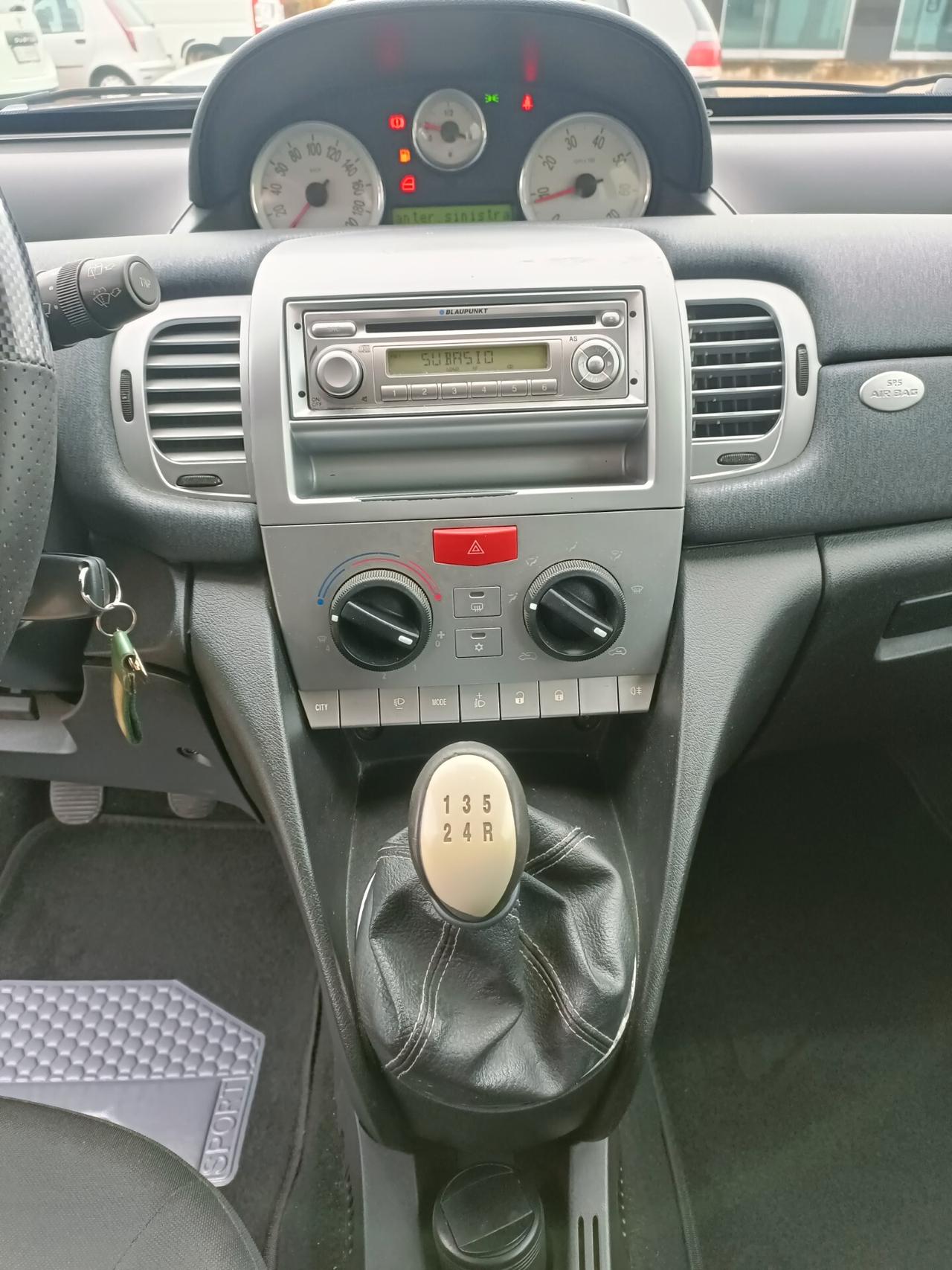 Lancia Ypsilon 1.2 Versus