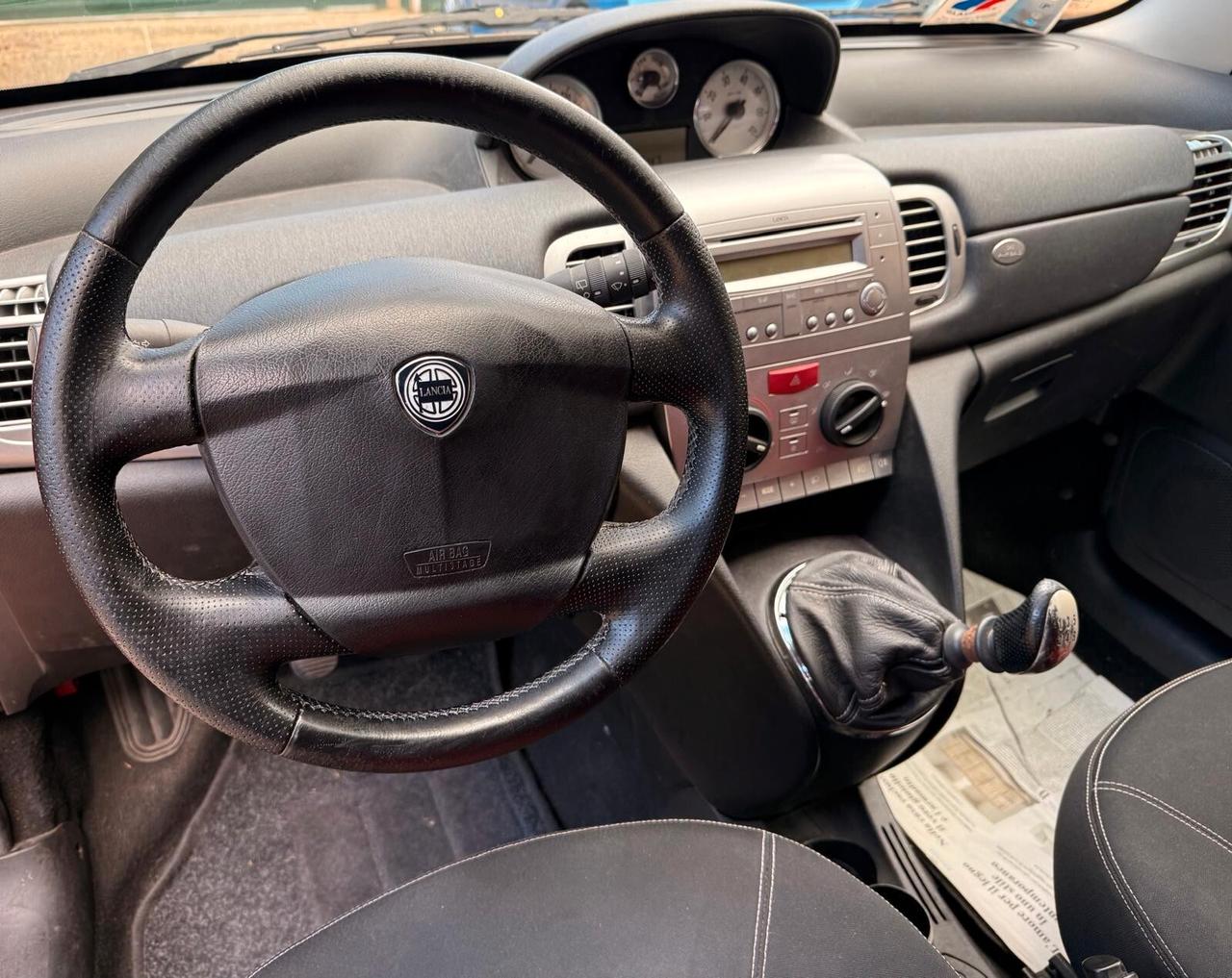 Lancia Ypsilon 1.2 Momo Design COME NUOVA IN BLACK FRIDAY