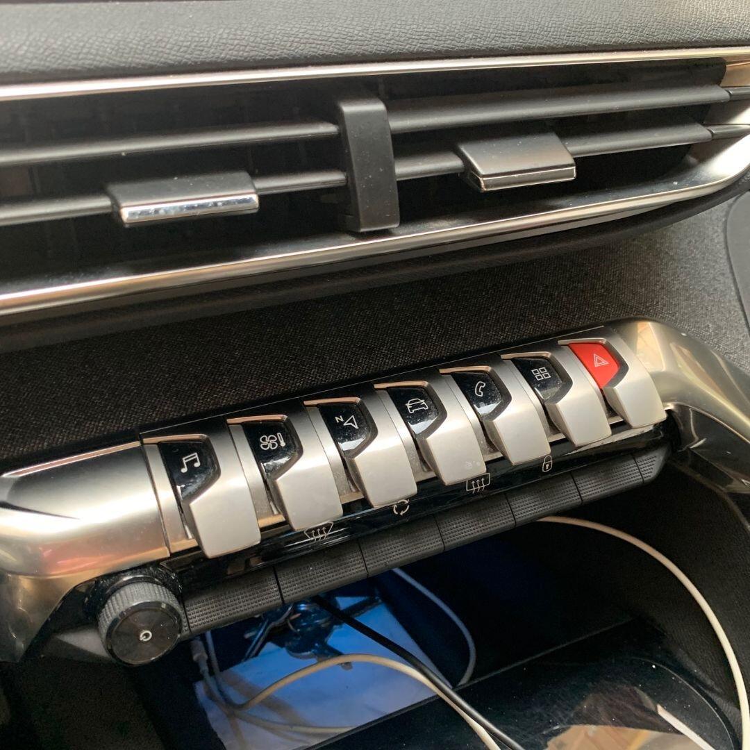 Peugeot 3008 Allure **LEGGI INFO**
