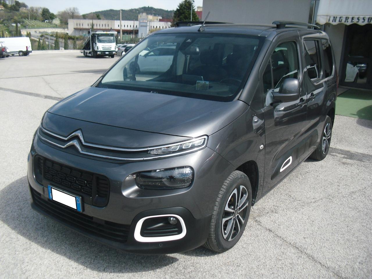 Citroen Berlingo BlueHDi 100 M Shine, full opt, ottime condizioni!!