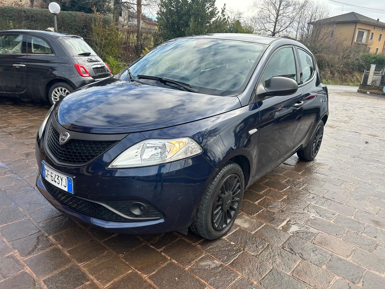 Lancia Ypsilon 1.0 Hybrid Ecochic