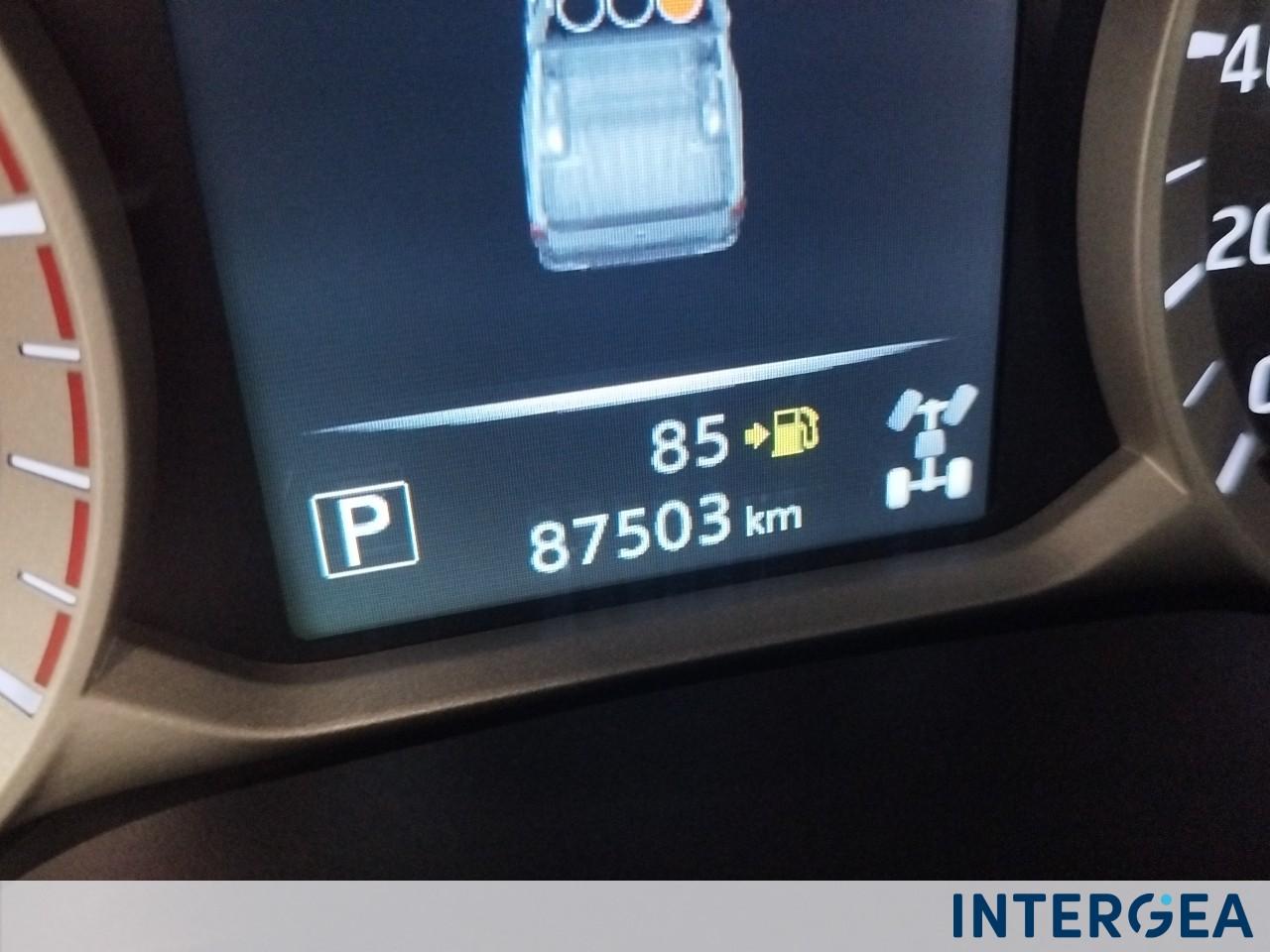 NISSAN Navara 2.3 dci d.cab Tekna 4wd 190cv auto E6