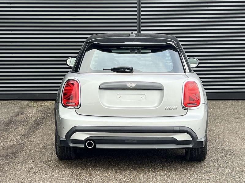 MINI Mini 5 porte Mini 5p 1.5 Cooper Business auto 136cv