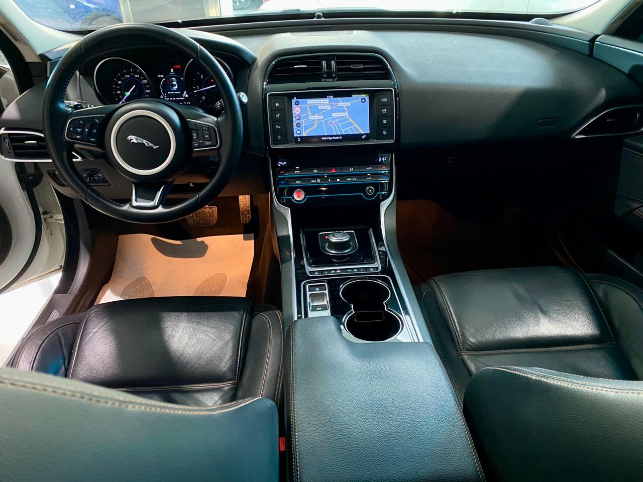 Jaguar XE 2.0 D 180 CV aut. Prestige-2017