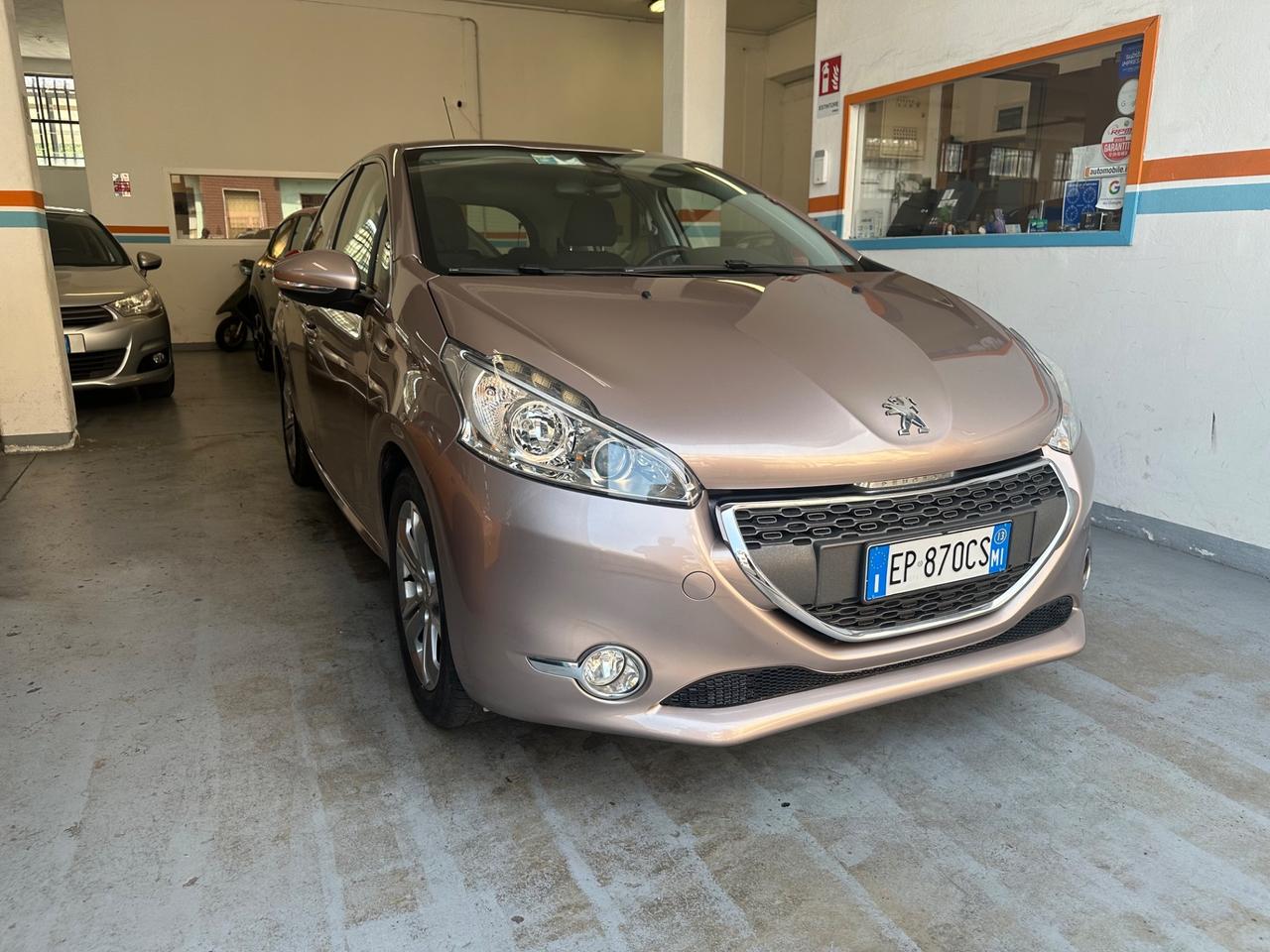 Peugeot 208 1.2 VTi 82 CV 5 porte Allure - Navy Clima Autonavigli
