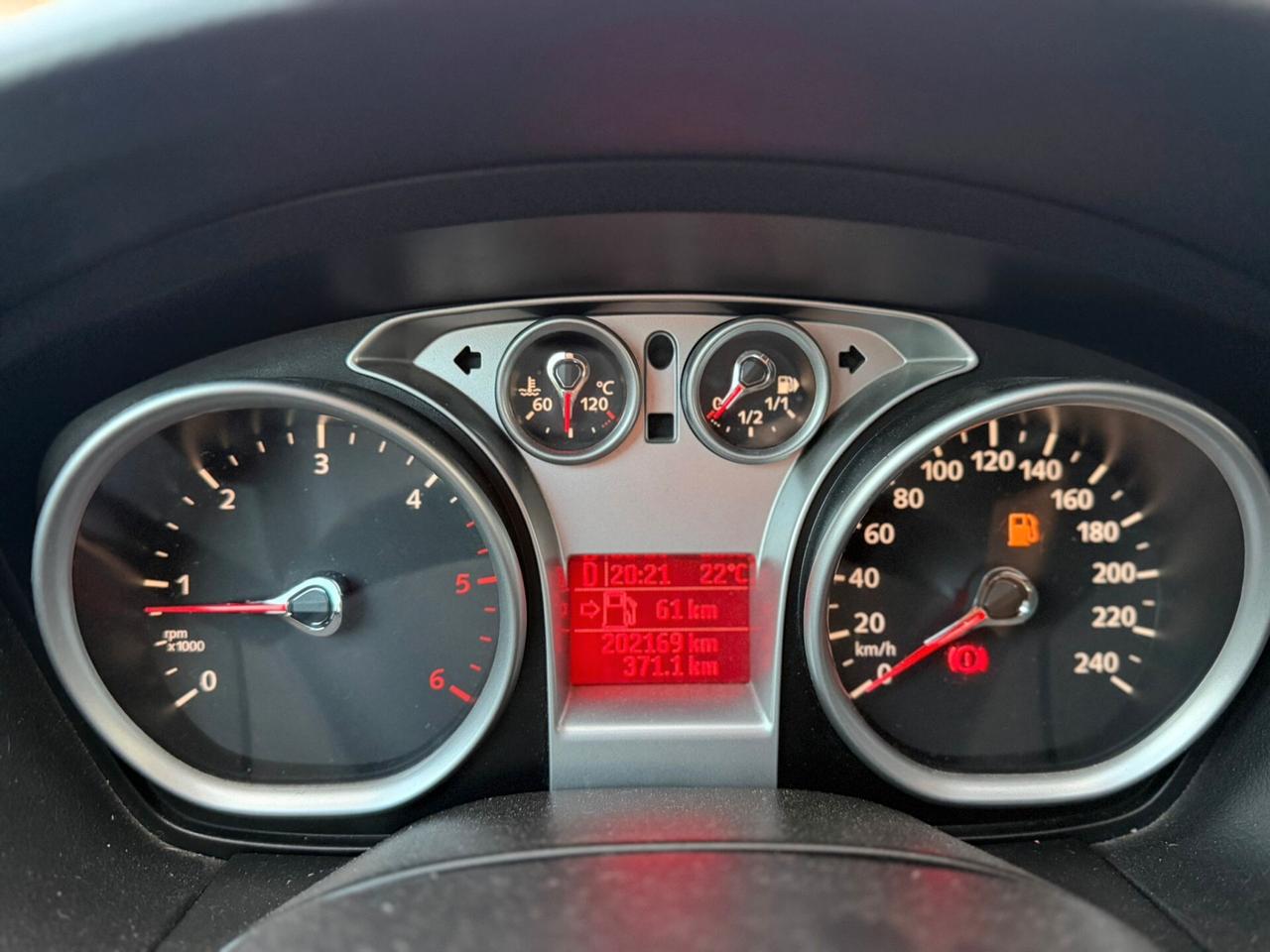 FORD FOCUS 2.0 TITANIUM CAMBIO AUTOMATICO
