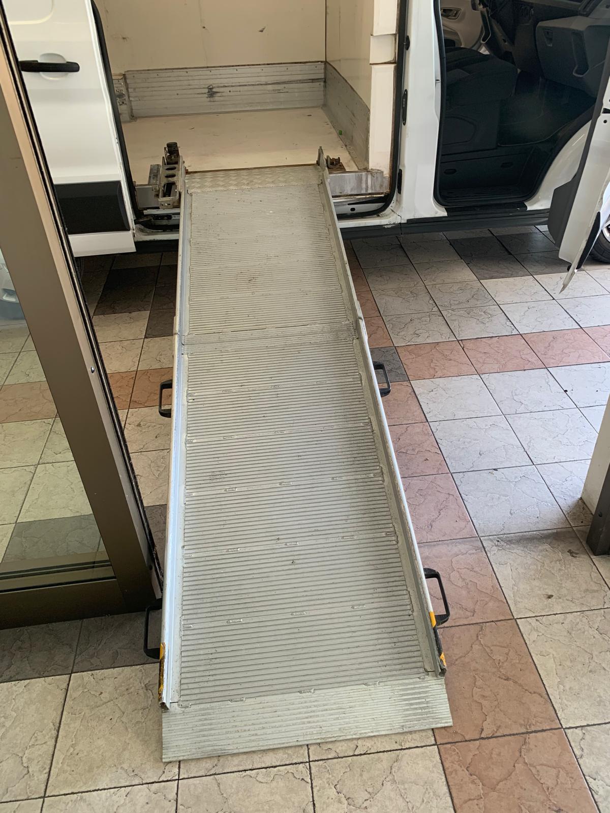 FORD TRANSIT FURGONE ISOTERMICO