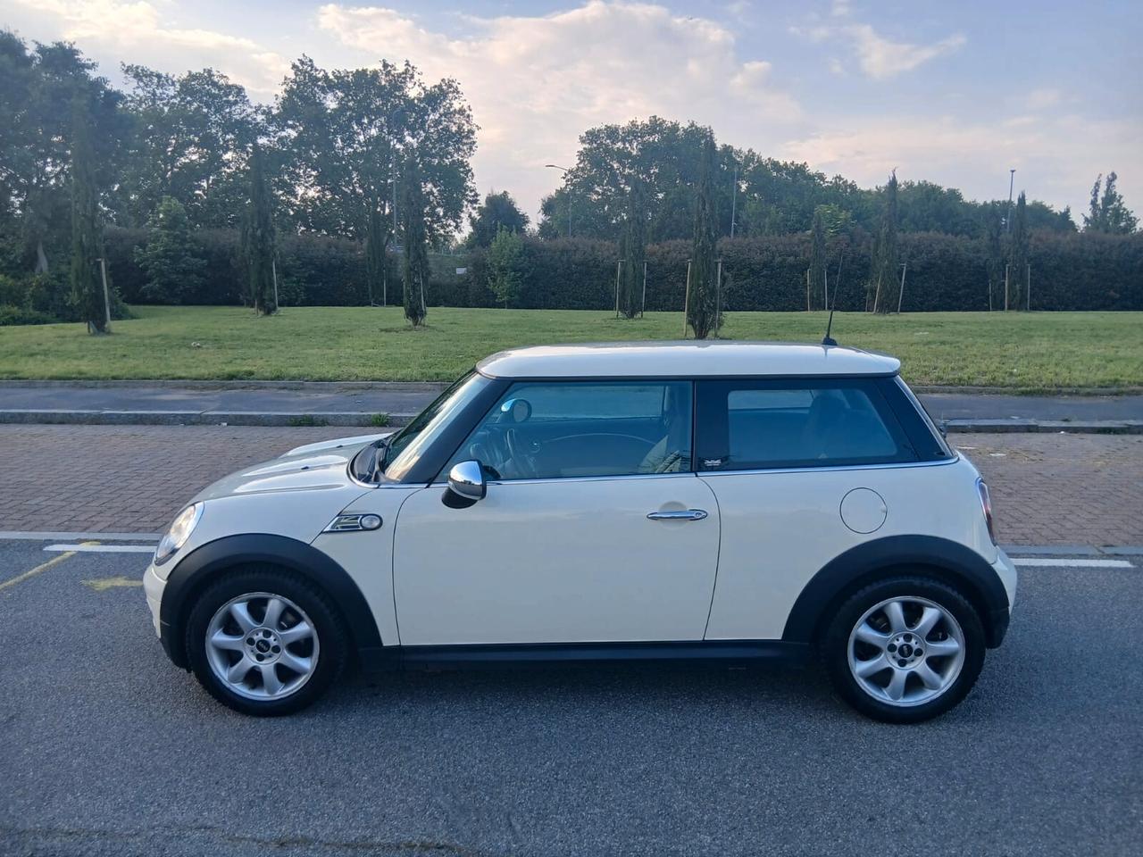 Mini 1.4 16V One Chili