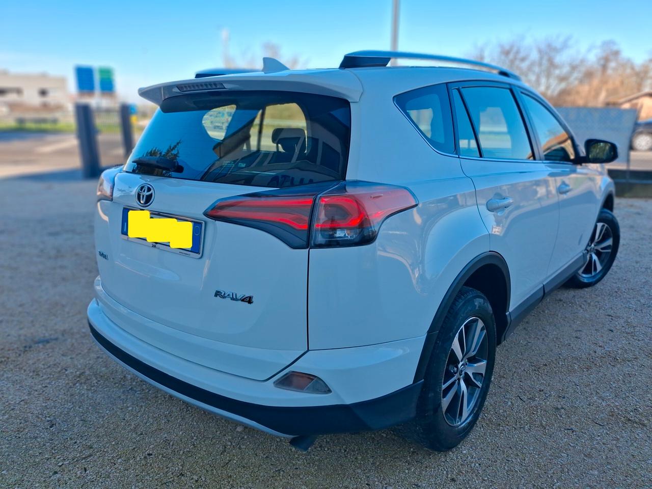 Toyota RAV 4 RAV4 2.0 D-4D 2WD Style