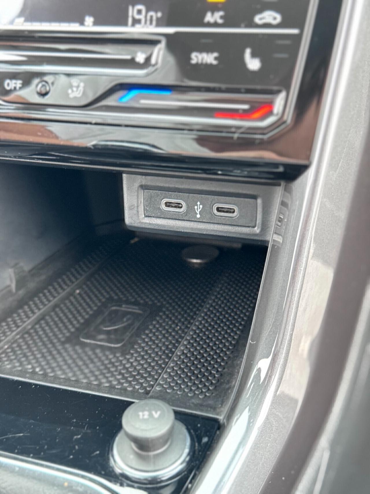Volkswagen T-Cross 1.5 TSI ACT DSG Style BMT - CAMBIO AUTOMATICO - CAMERA - PRONTA CONSEGNA - TAGLIANDI CERTIFICATI