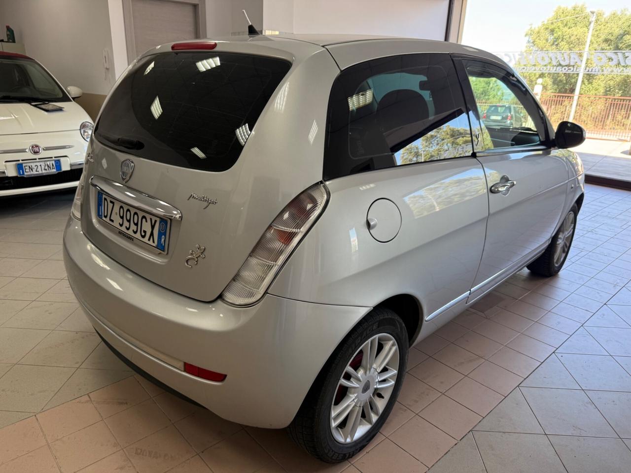 Lancia Ypsilon 1.3 MJT 75 CV Platinum