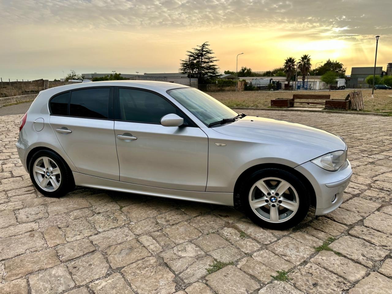 Bmw 120 120d cat 5 porte Attiva