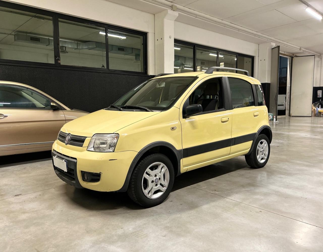 Fiat Panda 1.2 BENZINA/METANO - OK NEOPATENTATI - DISTRIBUZIONE OK !