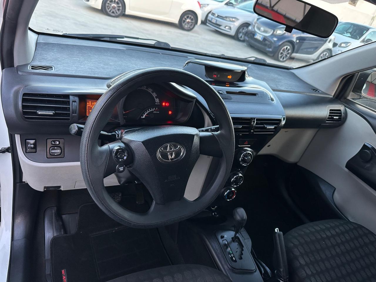 Toyota iQ 1.0 CVT Lounge