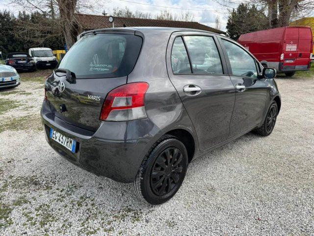 TOYOTA Yaris 1.0 5 porte Sol