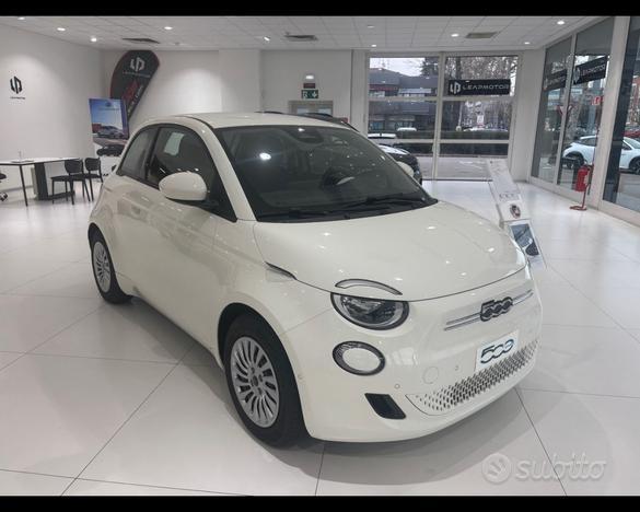 FIAT 500 Bev Hatchback My24 500e -320 Berli N71118