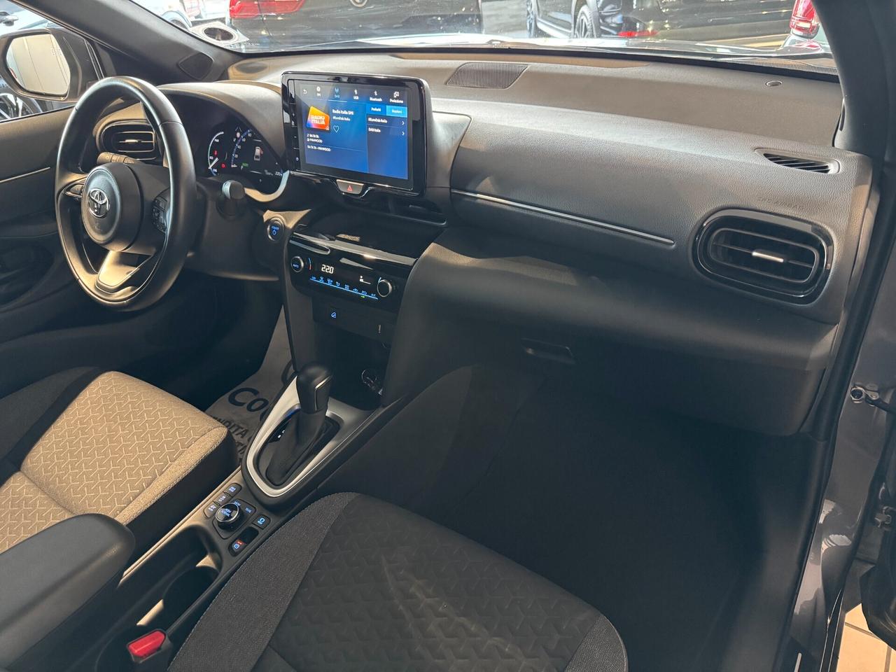 Toyota Yaris Cross 1.5h Trend fwd 130cv e-cvt Led App conn Cam 17" Neop