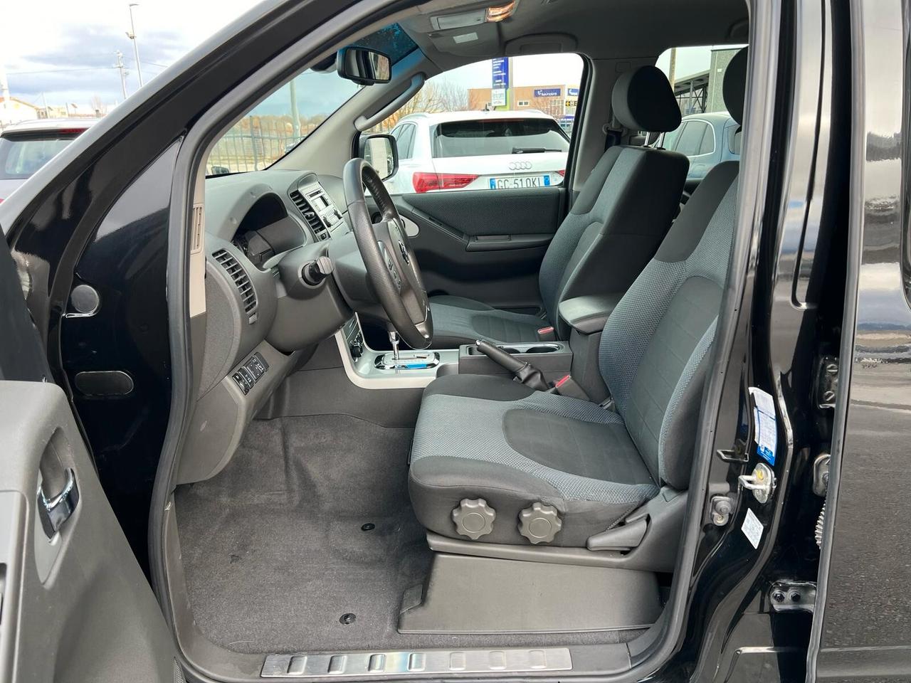 Nissan Navara 2.5 dCi 190CV 2 porte King Cab Sport