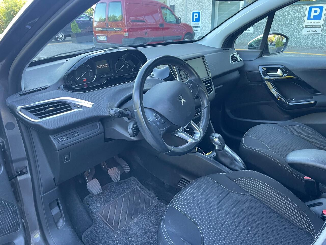 Peugeot 208 PureTech 82 5 porte Allure*solo 40000km*NAVI*NEOPATENTATI