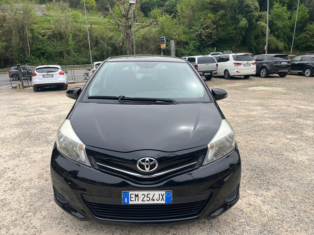 Toyota Yaris 1.0 Benzina - Neopatentati