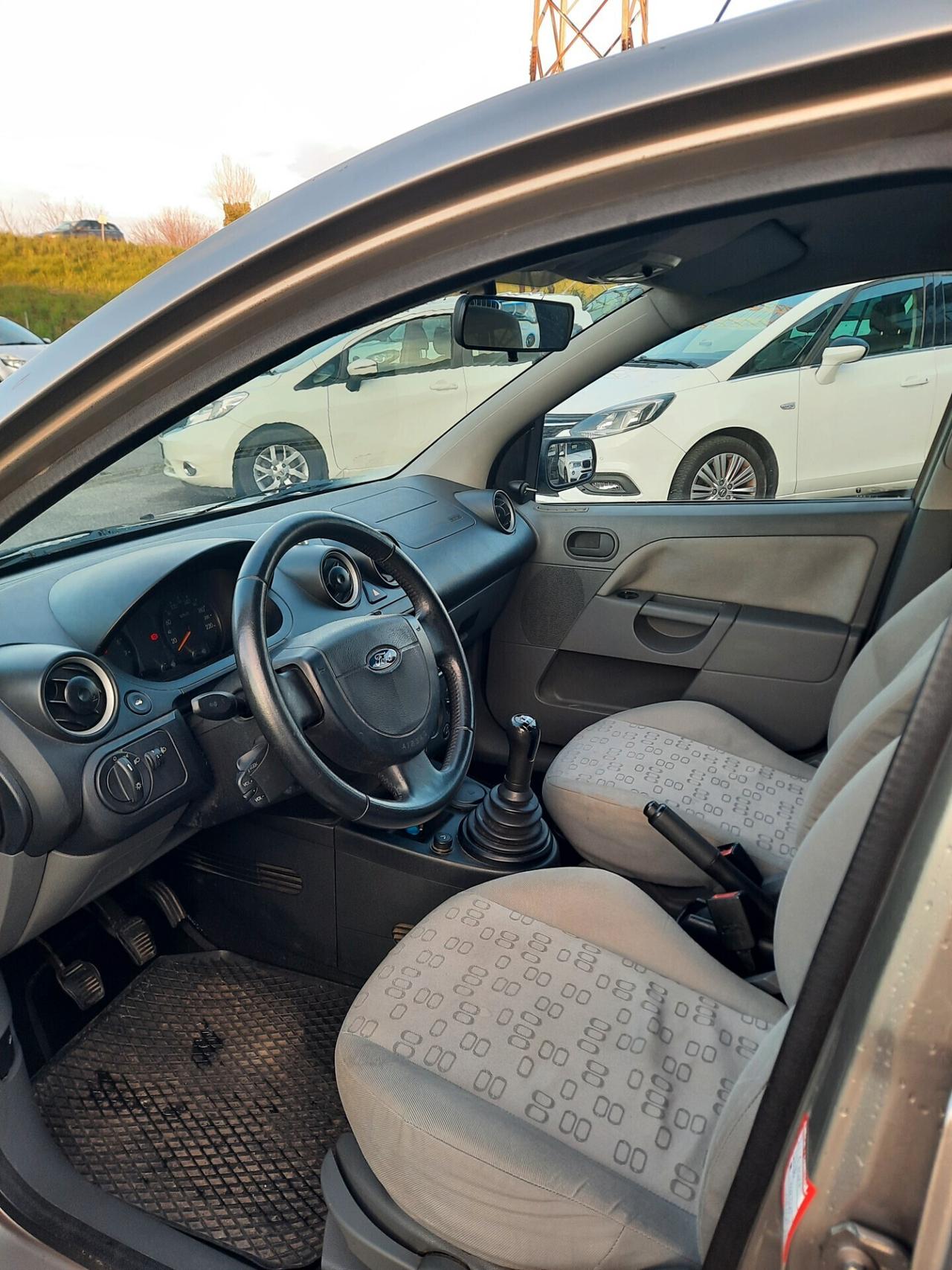 Ford Fiesta 1.2 16V 5p. Ambiente OK NEOPATENTATI