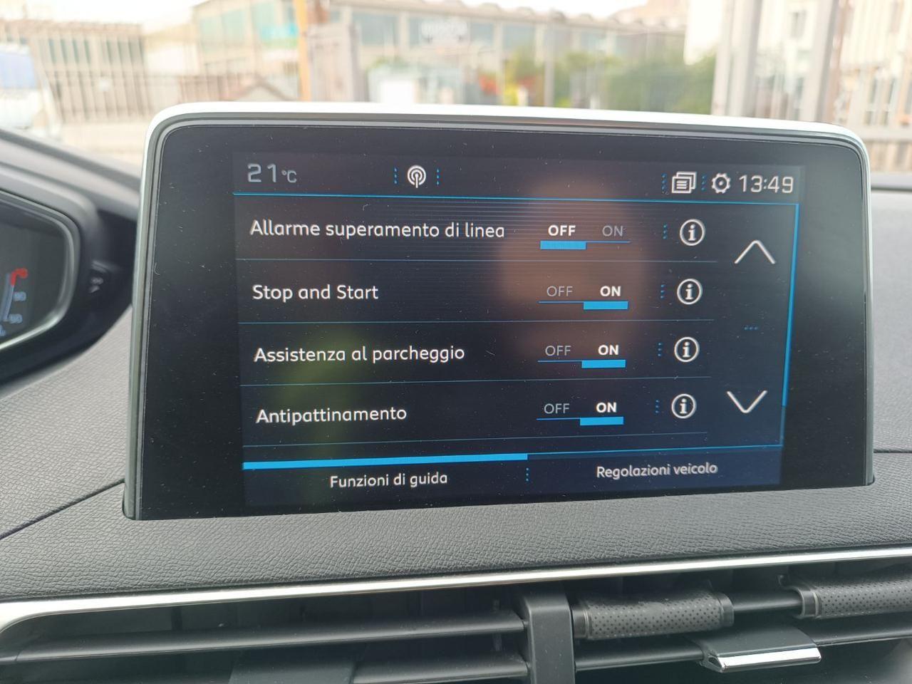 PEUGEOT 3008 BlueHDi 130 S&S EAT8 Allure